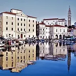 Jolly -Center Bright Apartment At Tartini Square